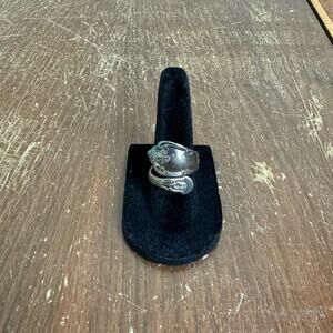 Vintage Wm. A. Rogers Oneida Silver floral detail‎ Spoon Wrap Ring Size 5.5